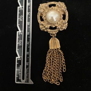 Vintage-style Gold and Faux Pearl Tassel Brooch/Pin